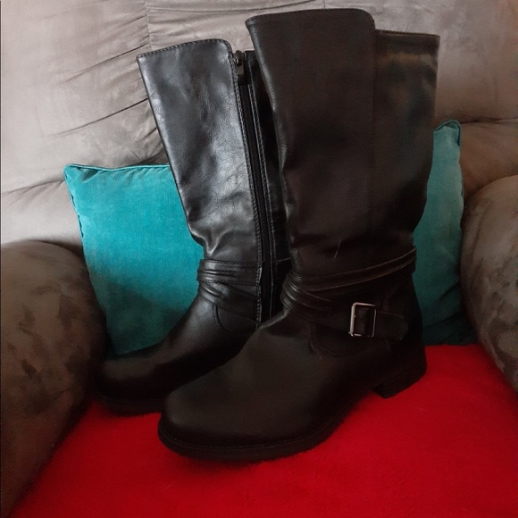 Boots - Picture 1 of 11